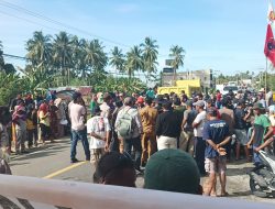 Warga Demo PT Donggi Senoro LNG di Luwuk Tuntut Kompensasi dan Minta Dipekerjakan