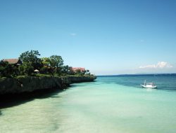 Pantai Akkarena Makassar